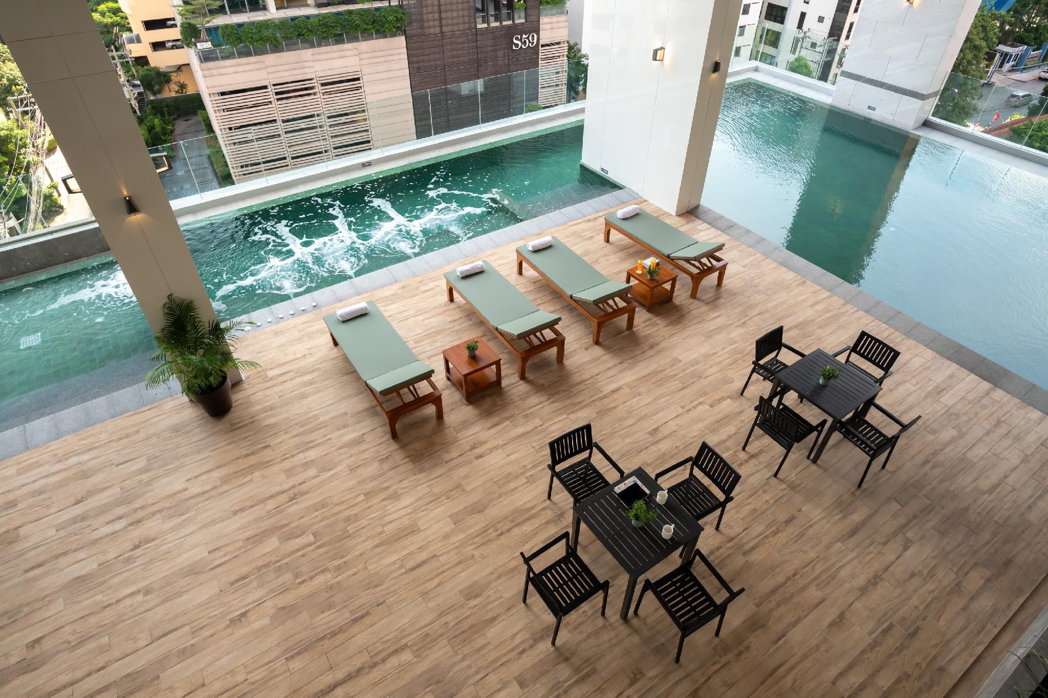 Jasmine 59 Hotel - SHA Extra Plus Bangkok Exterior foto The pool at the hotel