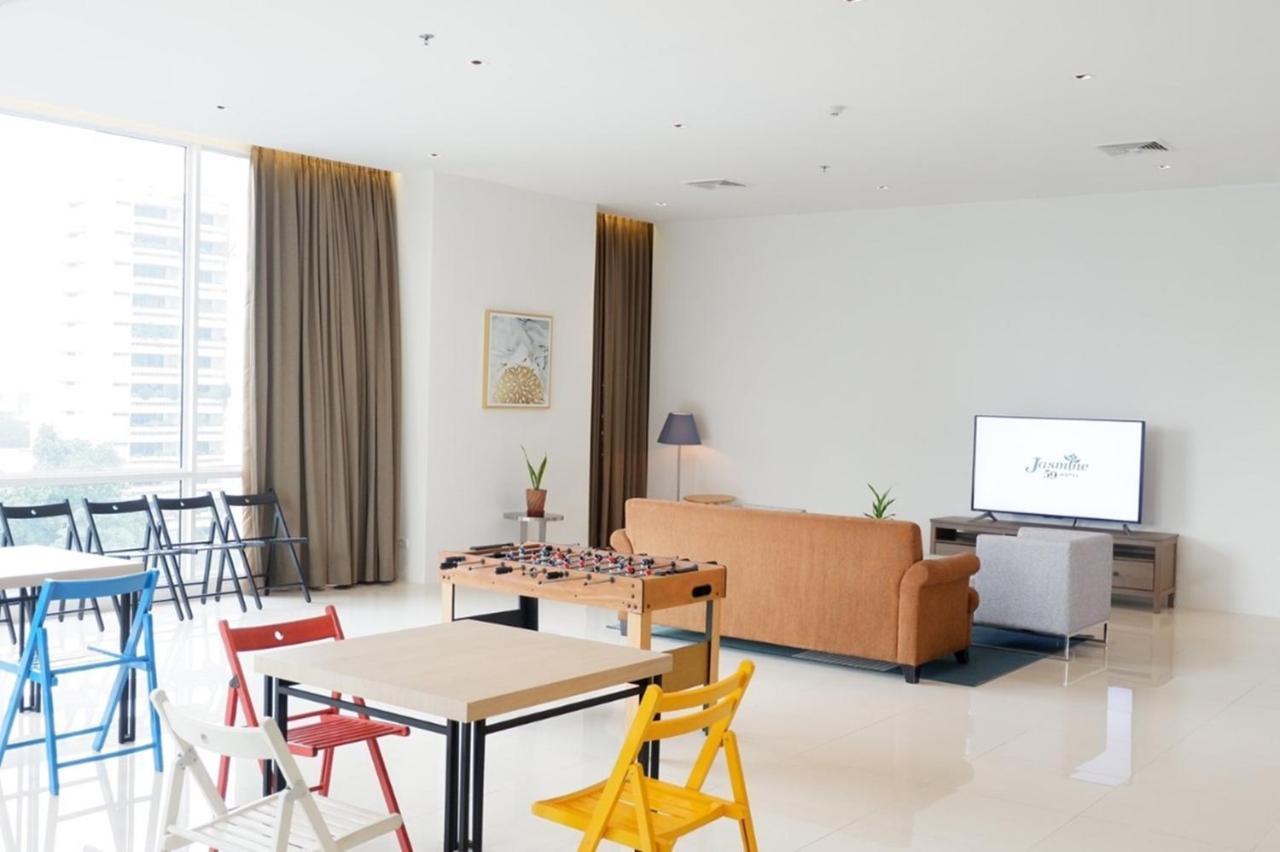 Jasmine 59 Hotel - SHA Extra Plus Bangkok Exterior foto A living room in a serviced apartment in Kuala Lumpur, Malaysia